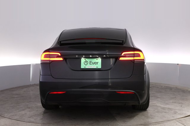 2024 Tesla Model X — photo 12 of 24