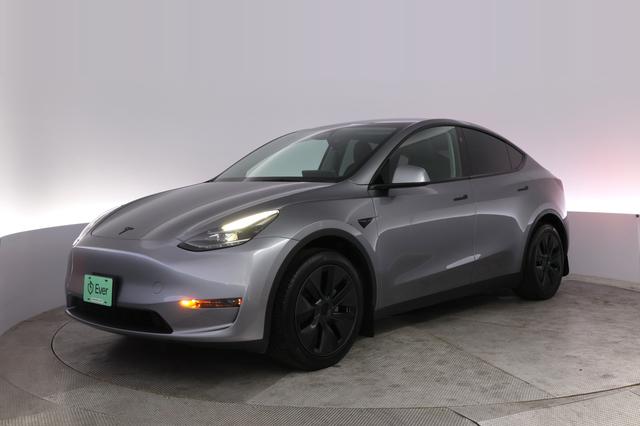 2024 Tesla Model Y — VIN 7SAYGDED9RF162650