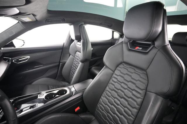 2022 Audi RS e-tron GT — photo 3 of 25