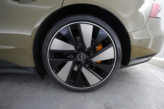 2022 Audi RS e-tron GT — photo 7 of 25