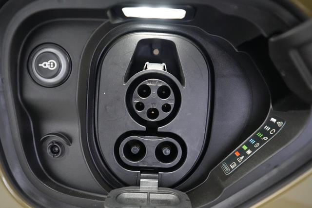 2022 Audi RS e-tron GT — photo 8 of 25
