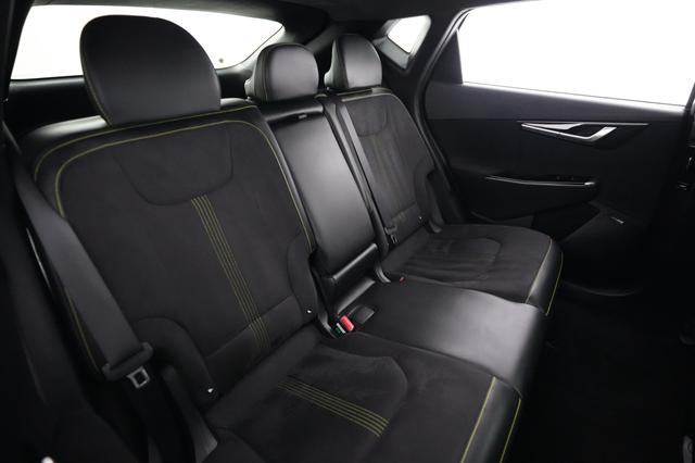 2023 Kia EV6 — photo 4 of 22