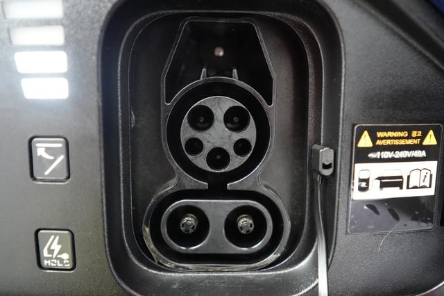 2023 Kia EV6 — photo 8 of 22