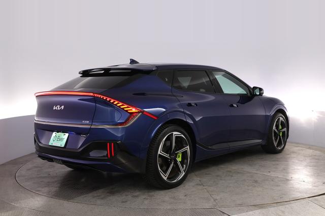 2023 Kia EV6 — photo 2 of 22