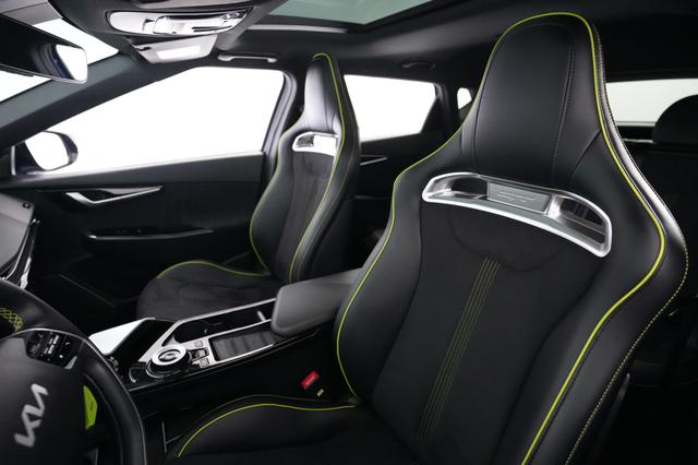 2023 Kia EV6 — photo 3 of 22