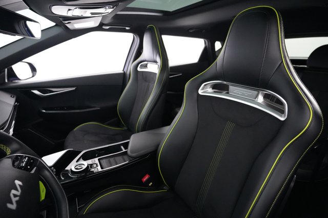 2023 Kia EV6 — photo 3 of 22