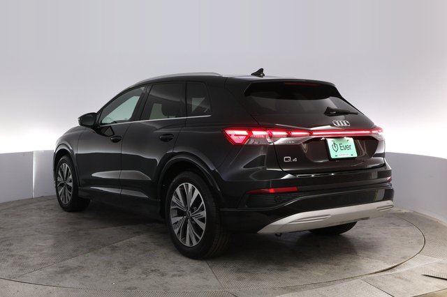 2023 Audi Q4 e-tron — photo 13 of 24