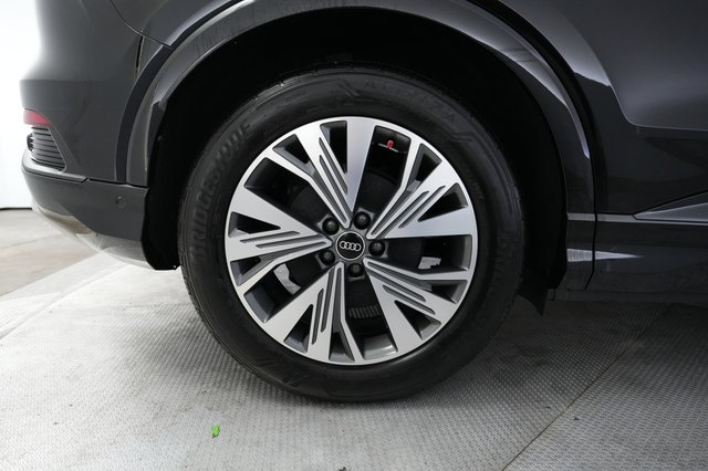 2023 Audi Q4 e-tron — photo 17 of 24
