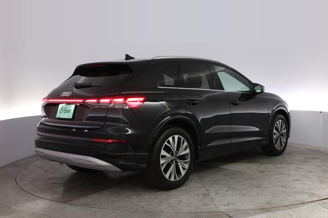 2023 Audi Q4 e-tron — photo 2 of 24