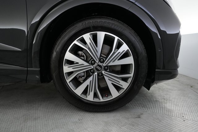 2023 Audi Q4 e-tron — photo 16 of 24