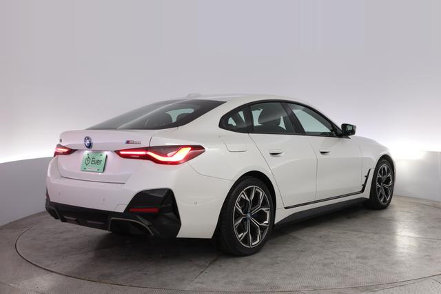 2023 BMW i4 — photo 2 of 20