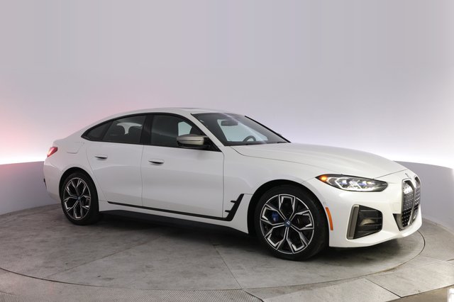 2023 BMW i4 — photo 11 of 20