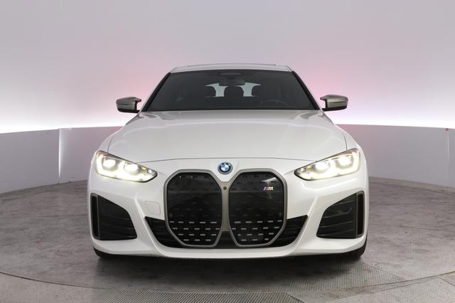 2023 BMW i4 — photo 9 of 20