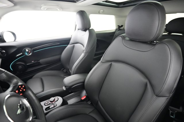 2024 MINI Cooper SE — photo 3 of 20