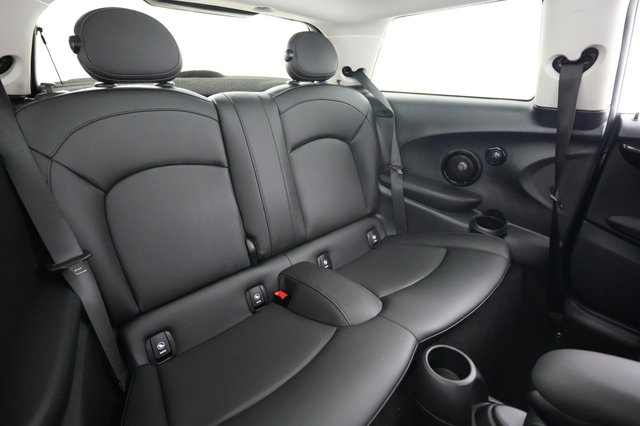 2024 MINI Cooper SE — photo 4 of 20