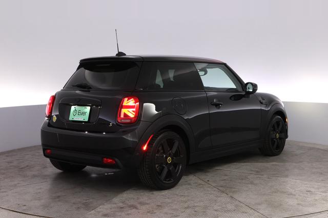 2024 MINI Cooper SE — photo 2 of 20