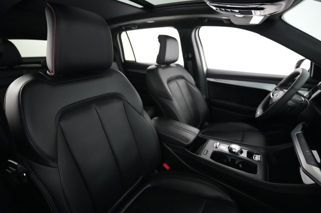 2024 Jeep Wagoneer S — photo 18 of 23
