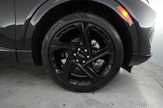 2024 Chevrolet Equinox EV — photo 16 of 21