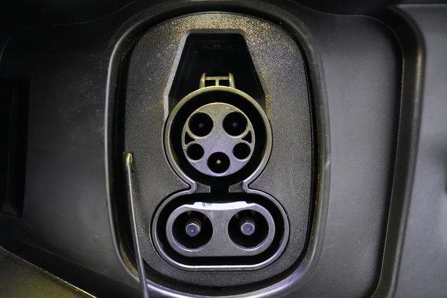 2024 Chevrolet Equinox EV — photo 8 of 21