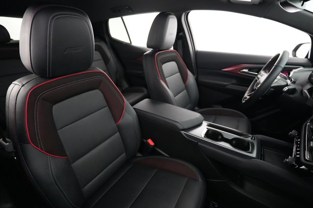 2024 Chevrolet Equinox EV — photo 18 of 21