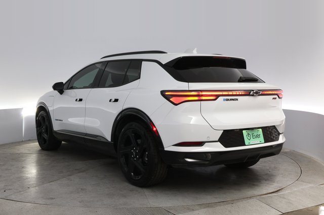 2024 Chevrolet Equinox EV — photo 13 of 21