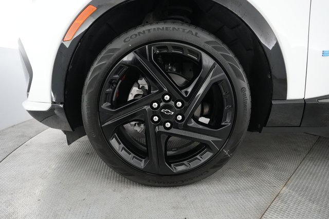 2024 Chevrolet Equinox EV — photo 15 of 21