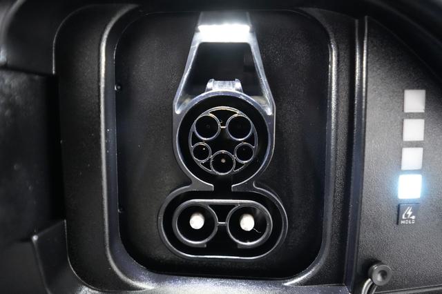 2024 Hyundai Kona Electric — photo 8 of 22