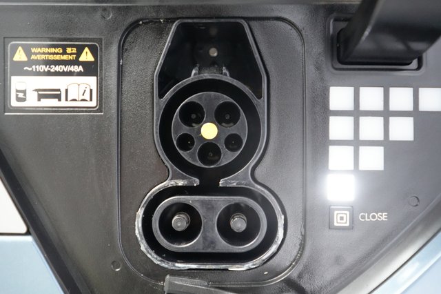 2024 Hyundai IONIQ 5 — photo 8 of 21