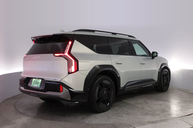 2024 Kia EV9 — photo 2 of 23