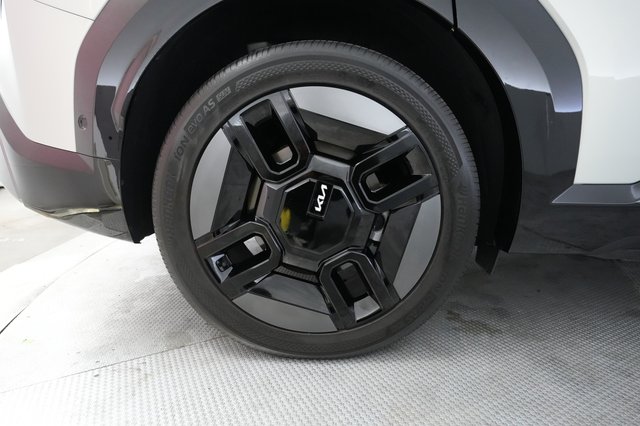 2024 Kia EV9 — photo 17 of 23
