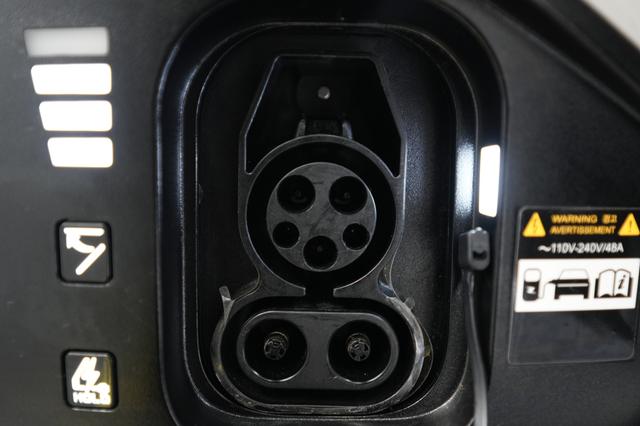 2024 Kia EV6 — photo 8 of 21