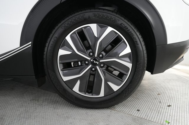 2024 Kia EV6 — photo 7 of 21