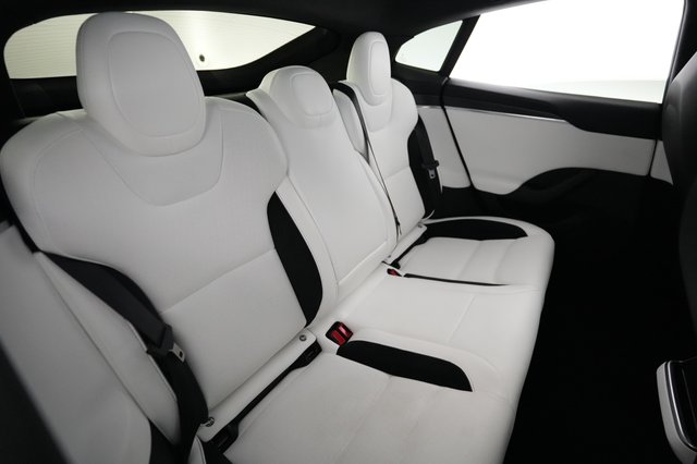 2025 Tesla Model S — photo 4 of 25