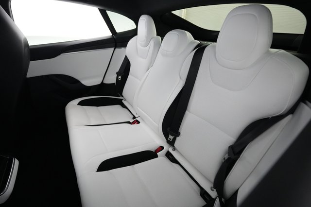 2025 Tesla Model S — photo 19 of 25