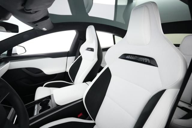 2025 Tesla Model S — photo 3 of 25