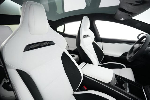2025 Tesla Model S — photo 18 of 25