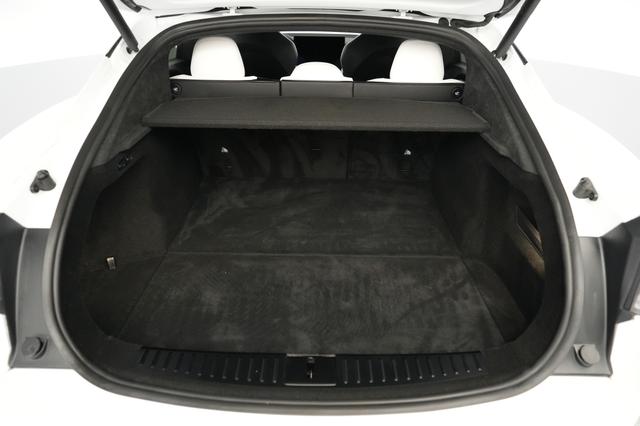 2025 Tesla Model S — photo 6 of 25