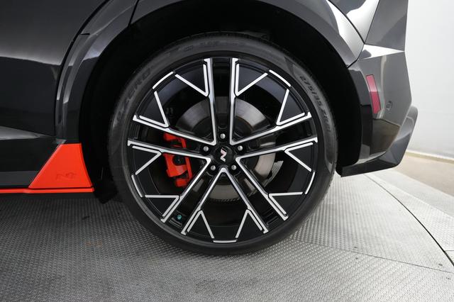 2025 Hyundai IONIQ 5 — photo 7 of 23