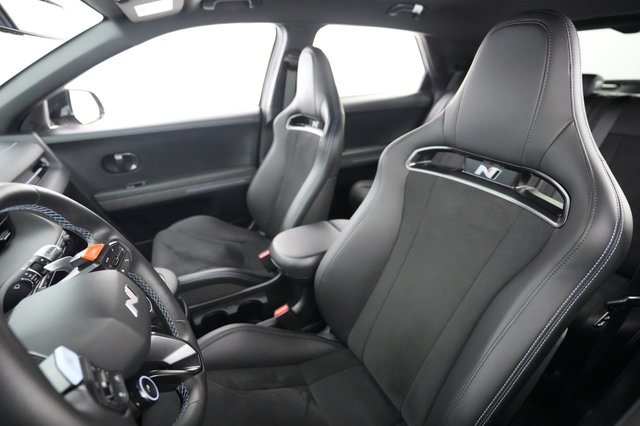 2025 Hyundai IONIQ 5 — photo 3 of 23