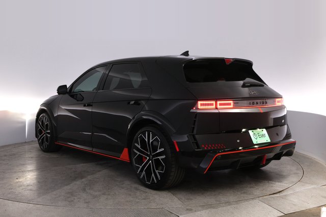 2025 Hyundai IONIQ 5 — photo 13 of 23