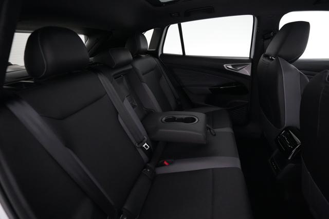 2025 Volkswagen ID.4 — photo 4 of 18