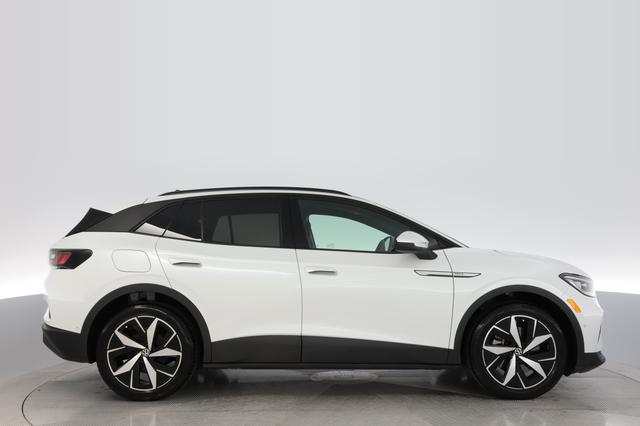 2025 Volkswagen ID.4 — photo 10 of 18