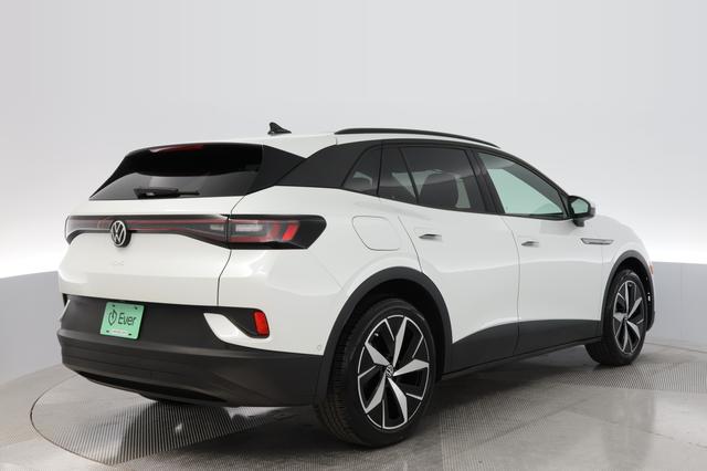 2025 Volkswagen ID.4 — photo 2 of 18