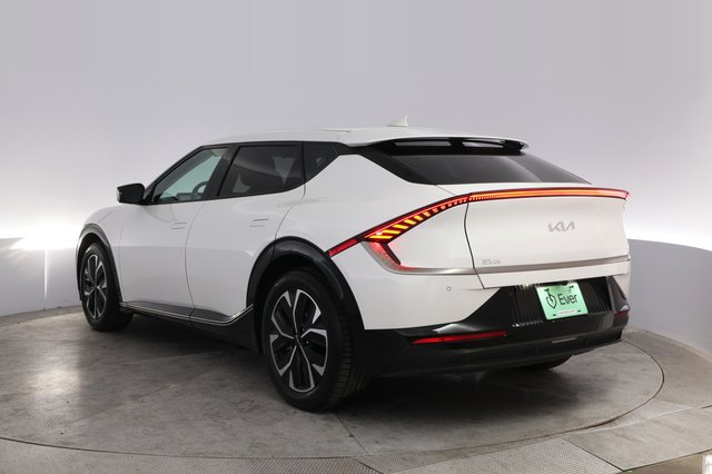 2022 Kia EV6 — photo 13 of 21