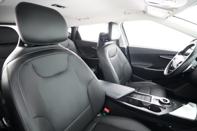2022 Kia EV6 — photo 18 of 21