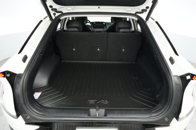 2022 Kia EV6 — photo 6 of 21