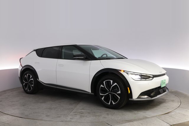 2022 Kia EV6 — photo 11 of 21