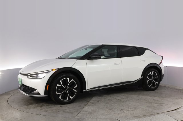 2022 Kia EV6 — photo 14 of 21