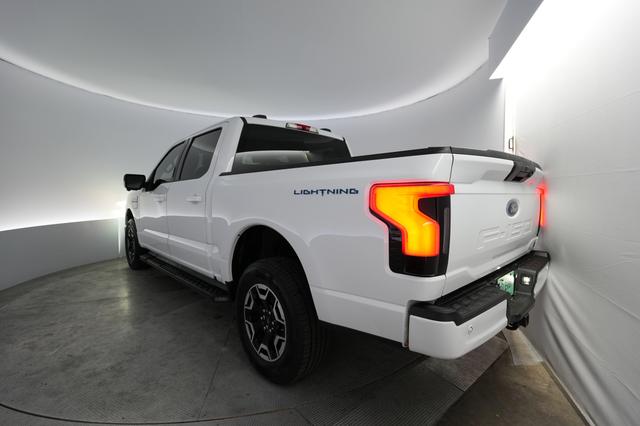 2023 Ford F-150 Lightning — photo 2 of 15