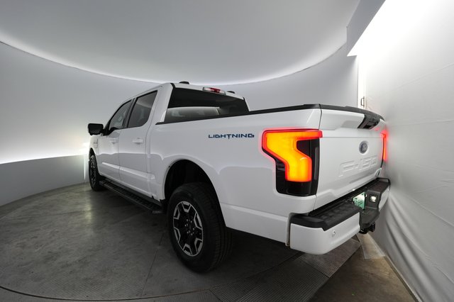 2023 Ford F-150 Lightning — photo 2 of 15